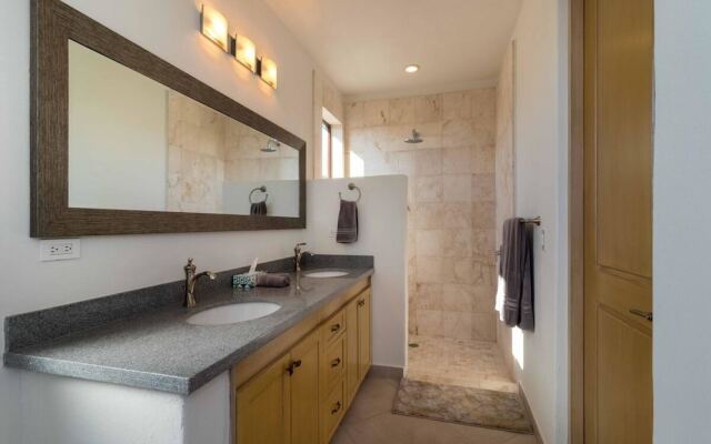 Agua Viva Jr. Suite by Casago