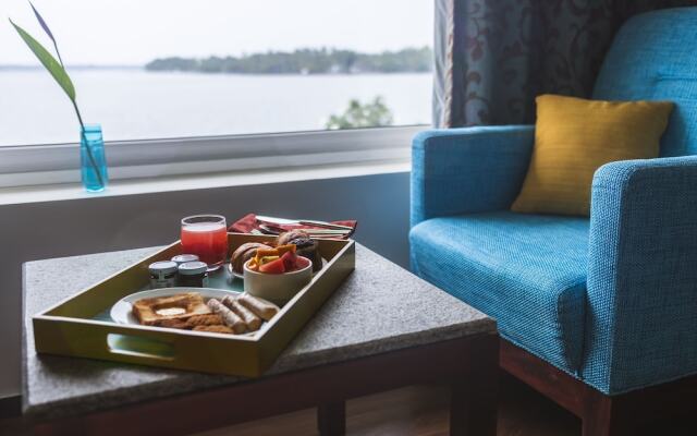 BLUSALZ MANOR Waters Edge Kochi