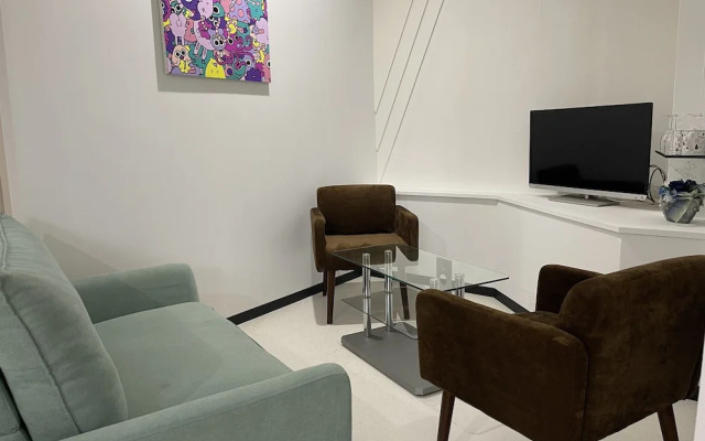 Zenibako House 1F