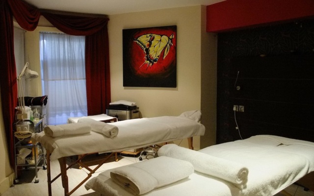 Waterside Boutique Hotel