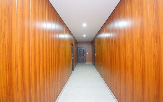 Oyo 39889 Palace Plaza