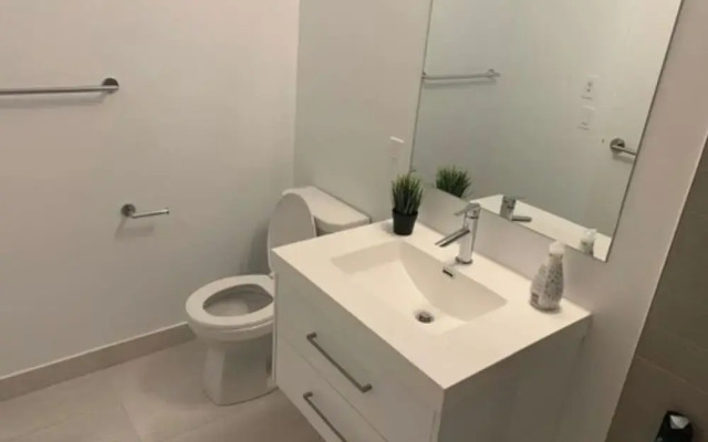 Waterfront Yonge Suites