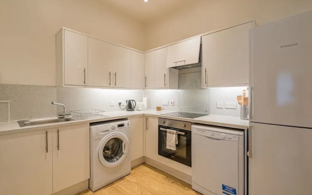 2 Bed Grassmarket Apartment