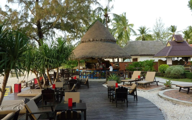 Lanta Castaway Beach Resort
