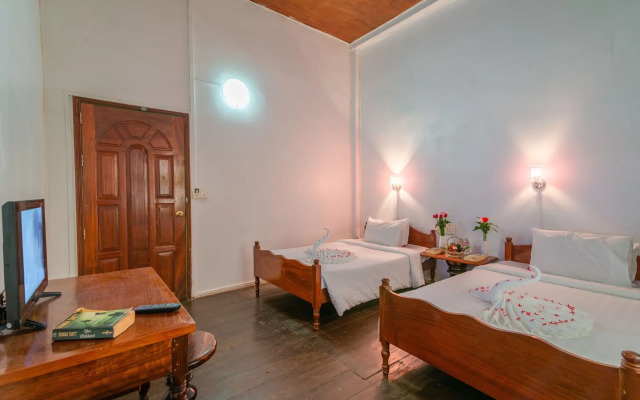 Five Rose Siem Reap Hostel