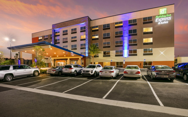 Holiday Inn Express & Suites Jacksonville - Town Center by IHG