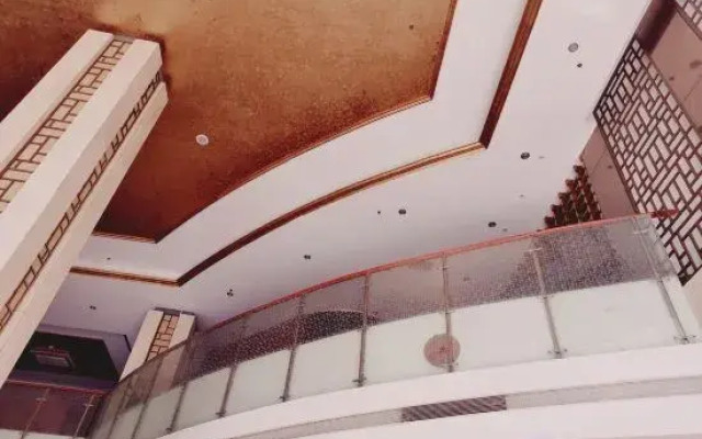 Tiandi Renhe Hotel (Shenzhen Longgang Center Shengping Branch)