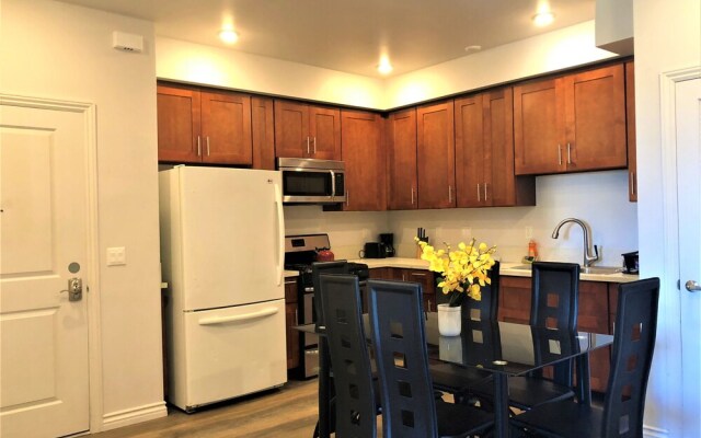 Fully Furnished Apartments near CSUN
