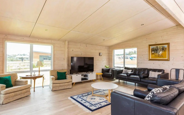 Beachfront Escape - Snells Beach Holiday Home