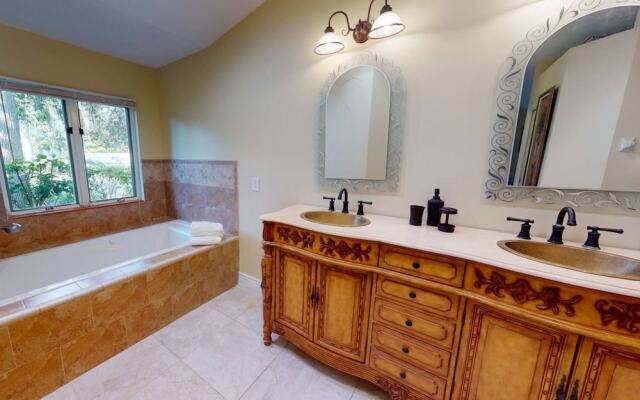 Sarasota Bay Pool Home