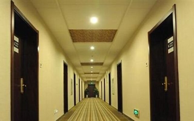 Huazheng Business Hotel