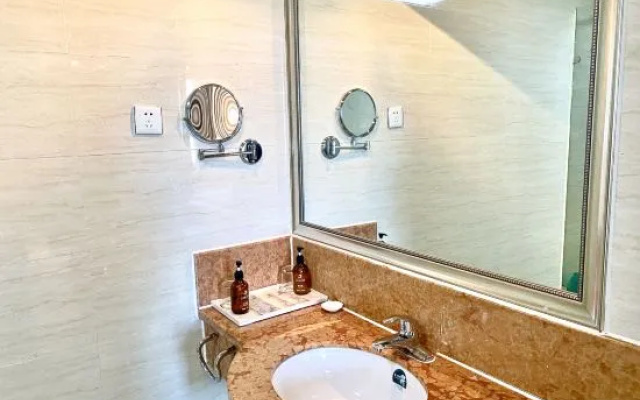 Qinglonghu Hotel
