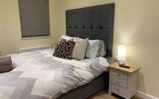 Southernwood - Garden Lodge 10