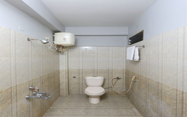 OYO 8828 Holidays Dollars Grand