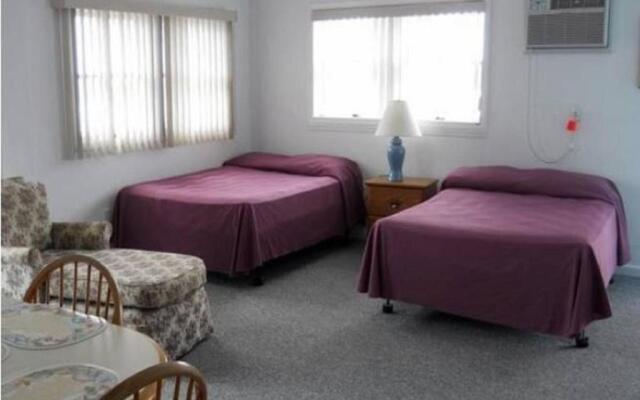 Boardwalk Sand & Surf Inn Oceanfront
