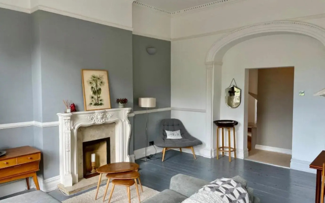 Grand & Graceful One Bed Flat in Clifton Village
