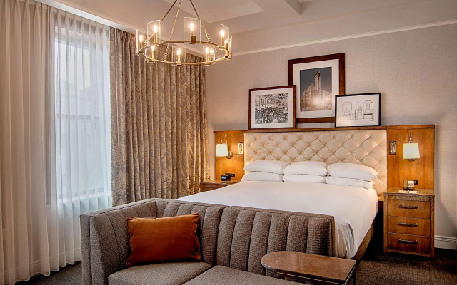 St. Louis Union Station Hotel, Curio Collection by Hilton