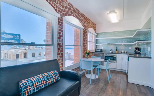 Venice Breeze Suites