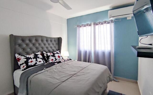 Gated community with 24/7 security pool fast WiFi