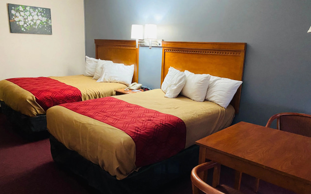 Ramada by Wyndham Panama City Beach / Beachfront