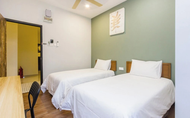 Great 5BR Garden Inn by uBook