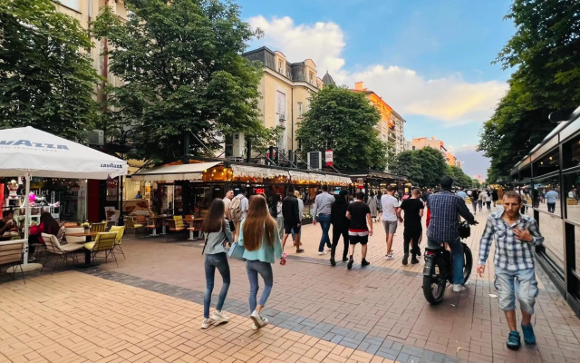 The Heart of the City Center Luxury Apartment 1