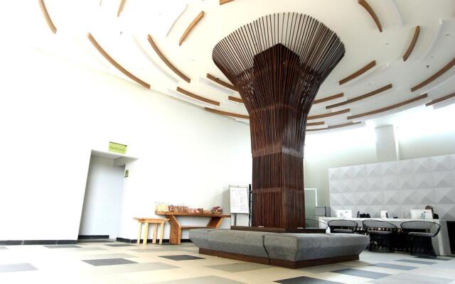 Clove Hotel