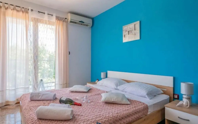 Adalene Comfortable Holiday Residence