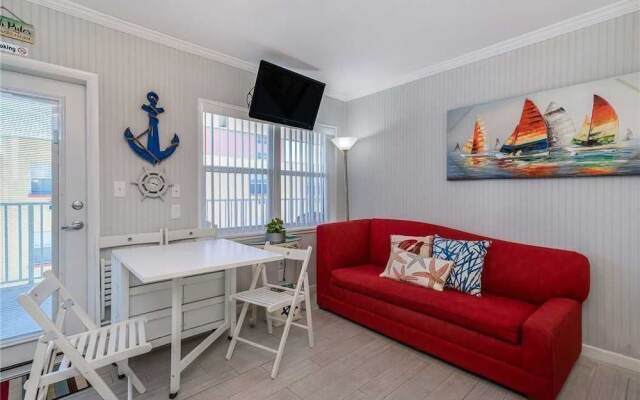 Sea Rocket 18 - Studio Condo