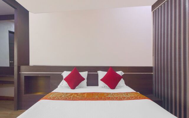 OYO 13647 Hotel Kohinoor Plaza