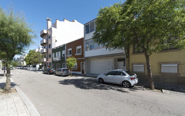 Bright & Sunny Beach House