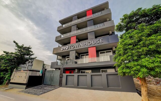 OYO Townhouse 166, Sector 38, Gurgaon