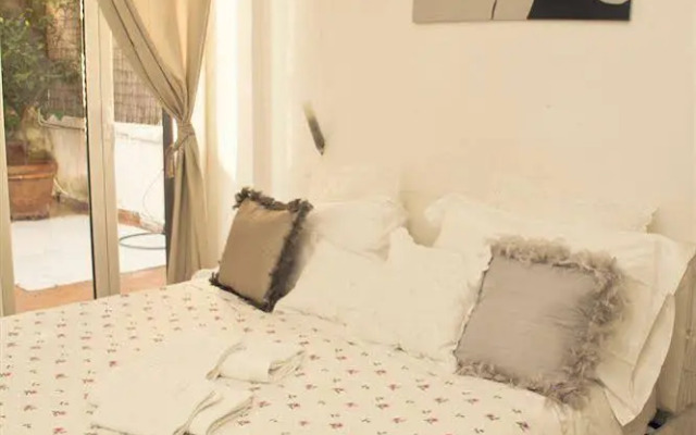 White House Bed & Breakfast