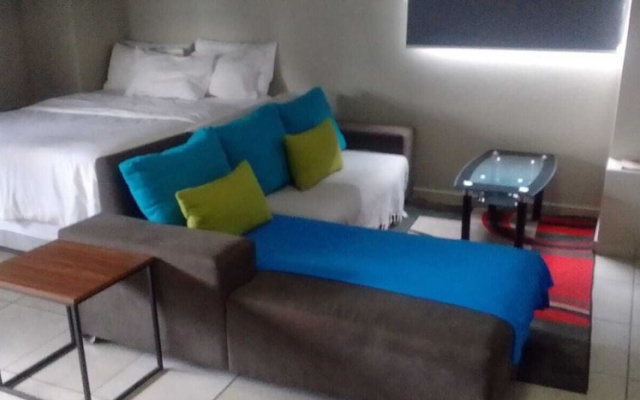 One Bedroom Unit In Central Rosebank