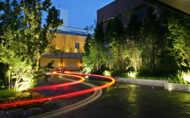 Han Guan Motel