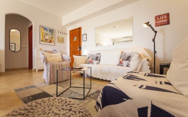 A08 - Magnólia Sea View Apartment by DreamAlgarve