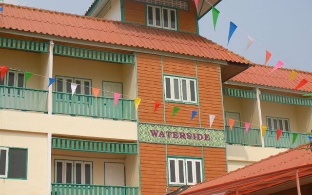 Waterside Boutique Hotel