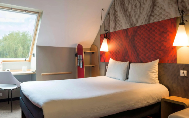 ibis Senlis