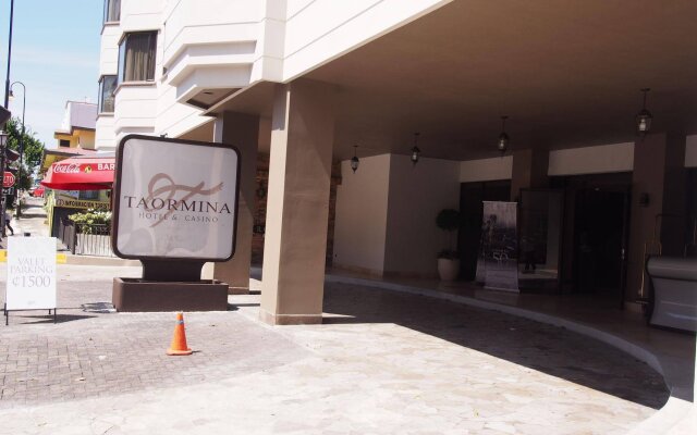 Clarion Hotel Amon Plaza