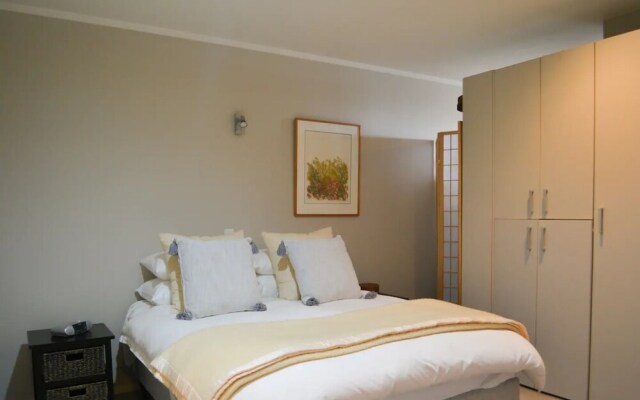 Uptown Top Floor Studio Apartment