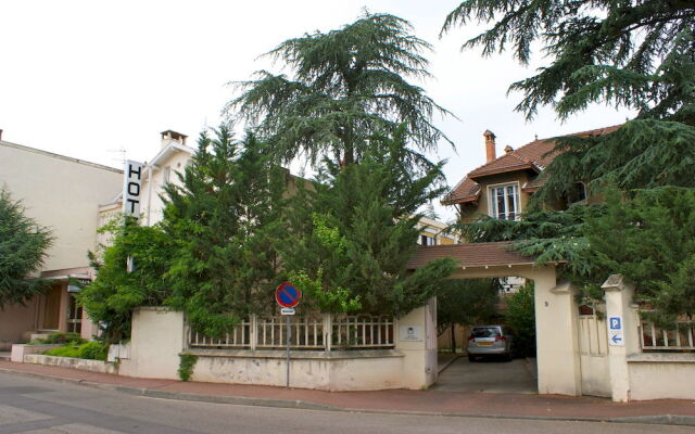 Hôtel le Lyon Bron