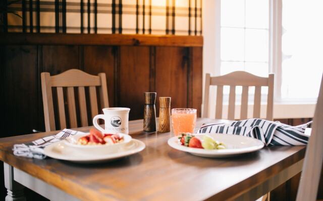 Bear Mountain Inn