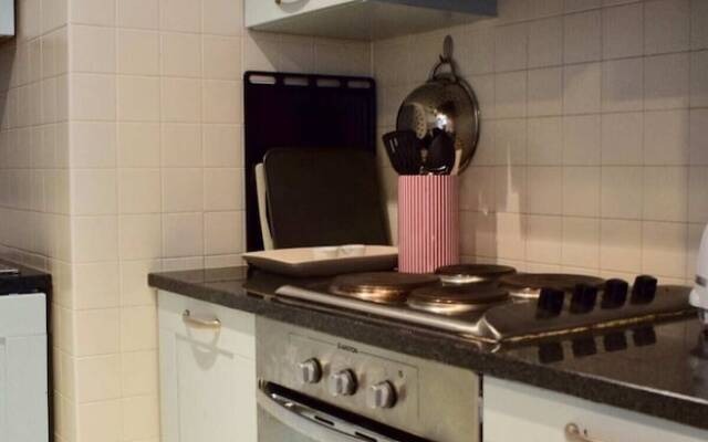 Modern and Stylish Apartment by Grand Canal