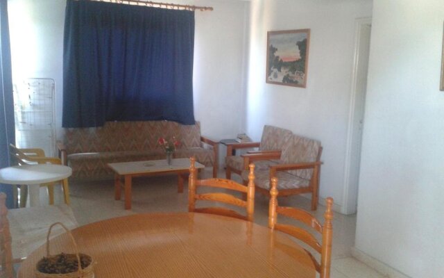 Lefki Tree Tourist Apartments