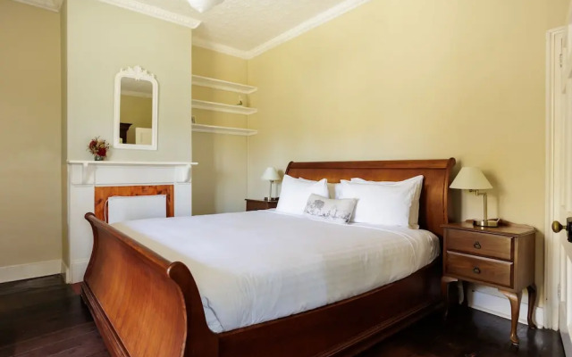 Wollaston House by the BnB Collection