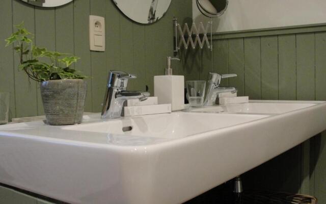 B&B Hedera