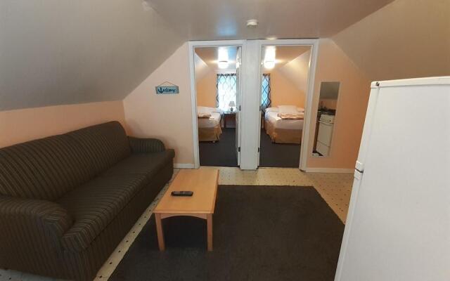 Atlantic Breeze Motel & Apartments