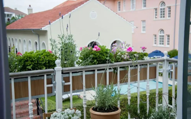 Charming Coastal Townhouse at The Majestic
