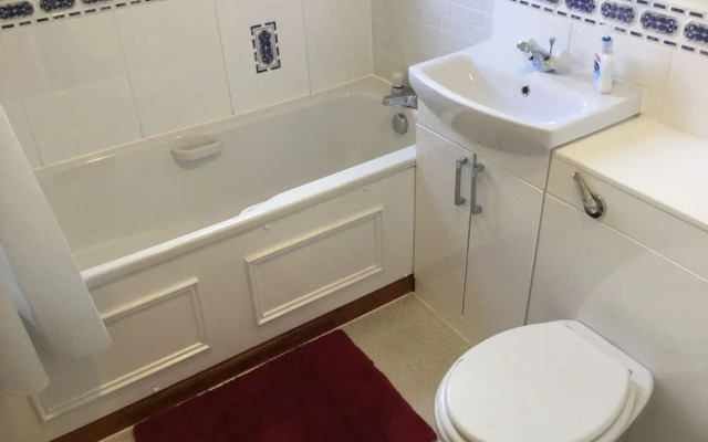 Inverness Apartments - Golf View