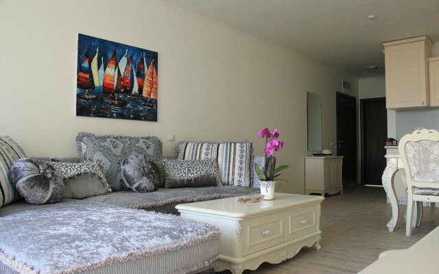 Apolonia Resort